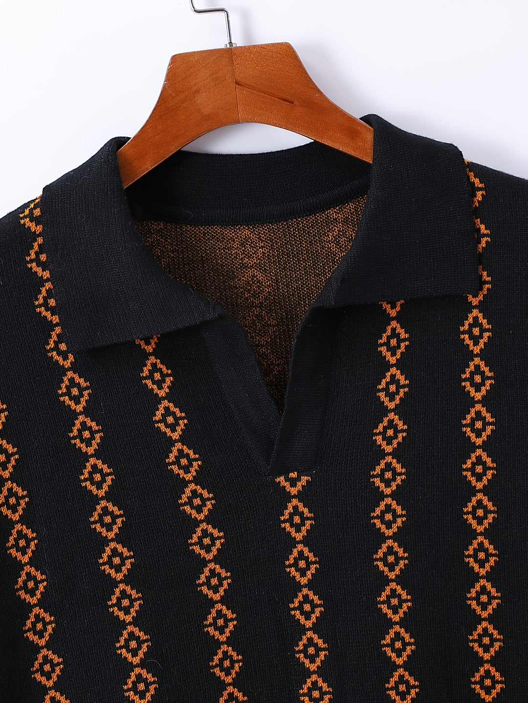 King's Heir V-Neck Lapel